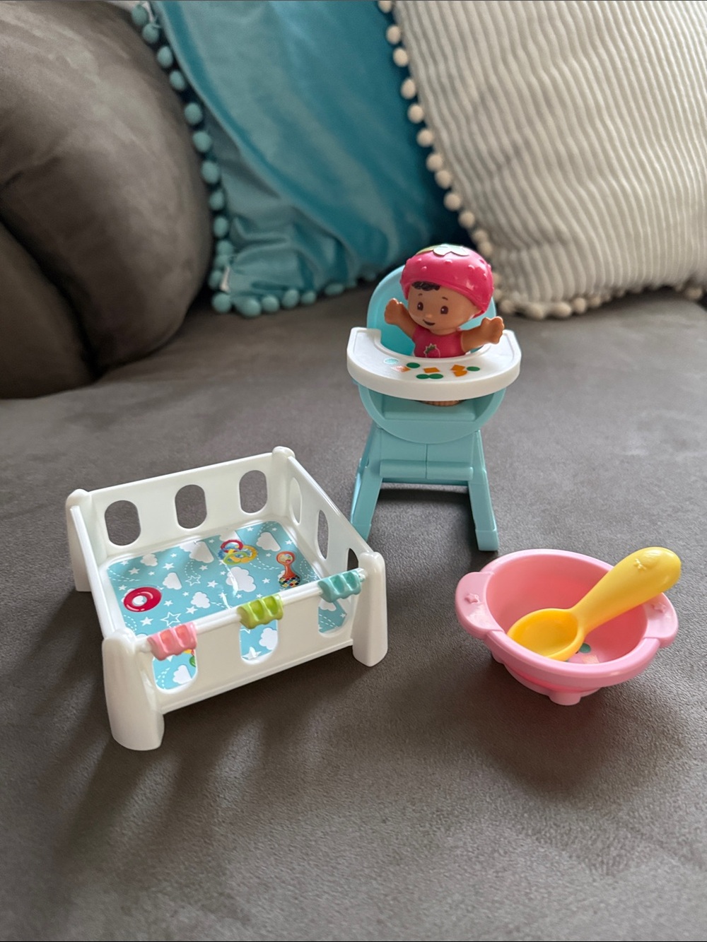 Fisher-Price Little People “Snack & Snooze” (Strawberry Baby) Playset